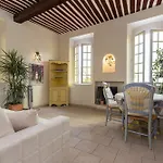 Very Charming Studio Apartment On Port In Cannes A Short Walk To Palais With Aircon And Internet 411