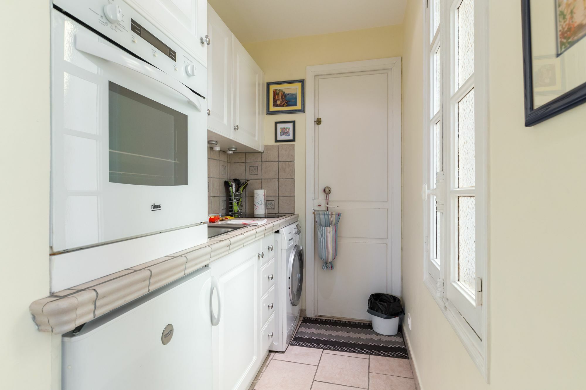 Charming Port View Studio: Steps From Palais, *