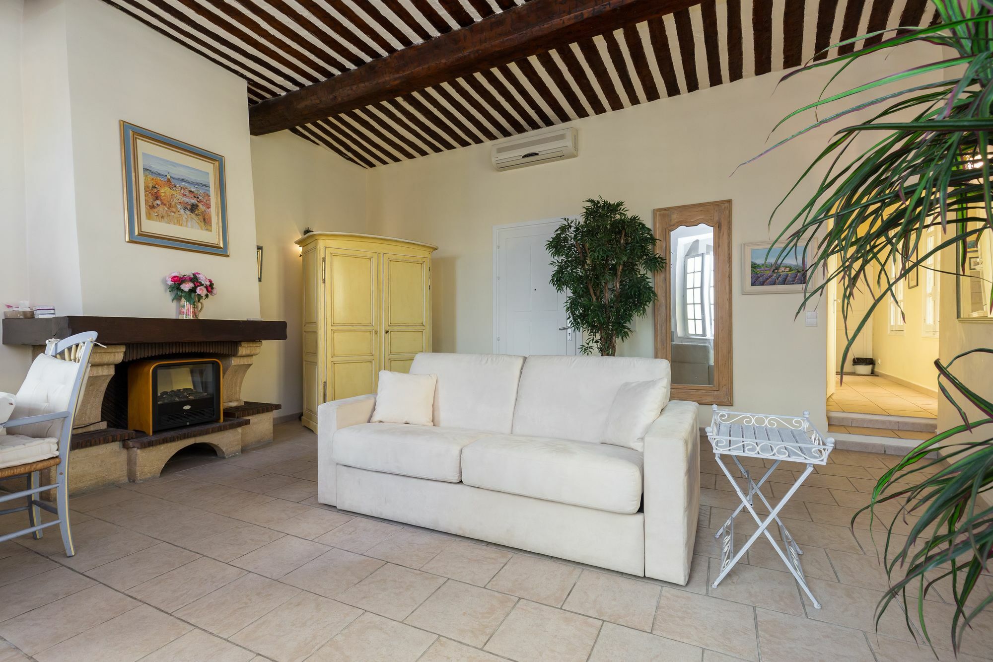 Apartment Charming Port View Studio: Steps From Palais, *