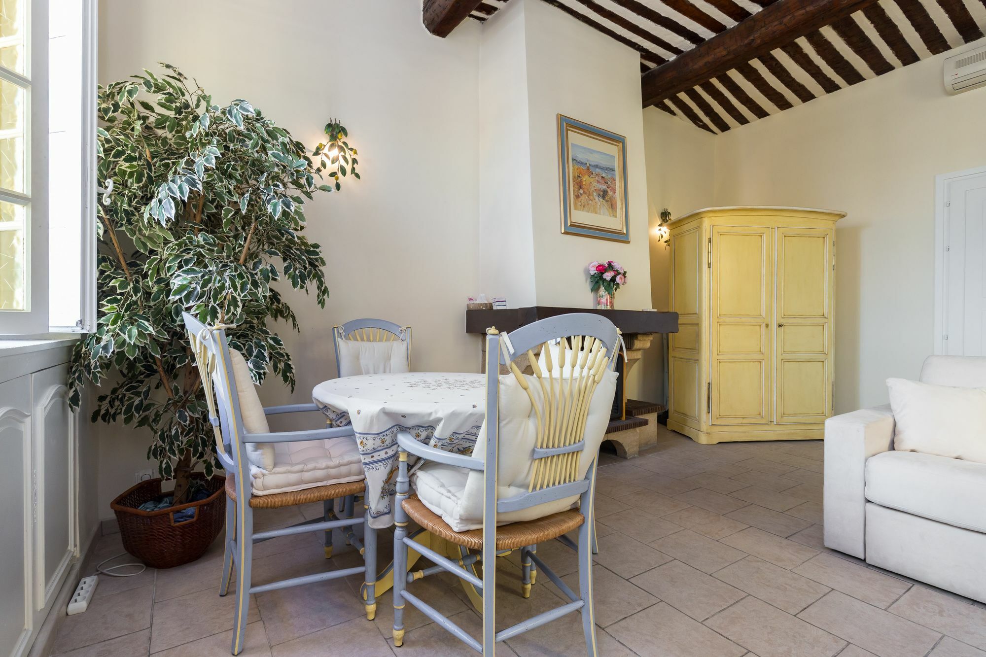 Apartment Charming Port View Studio: Steps From Palais, *